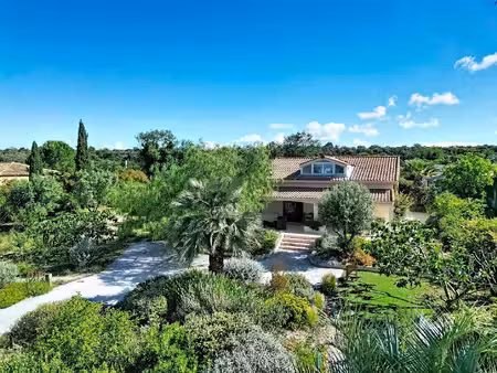 villa à vendre à laurens avec grand jardin paysager