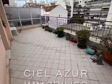 location appartement 2 pièces 53 m² à antibes (06160)