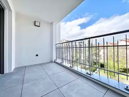 location appartement 3 pièces 58 m² à lyon 3 (69003)