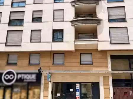 location commerce 97 m² à paris 19 (75019)