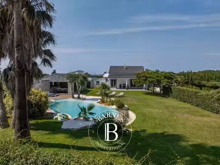 chateauneuf-les-martigues - propriété de charme de 280 m2 avec piscine et grand pool...