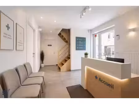 immeuble polyvalent (résidentiel et prof) peb a 244 m²