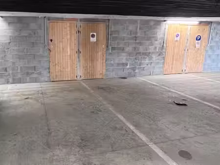 parking/box 1 pièce 14 m²