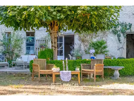 maison de maître et son jardin suspendu au coeur de langeais