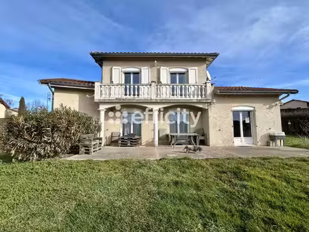 maison 7 pièces - 145 m²