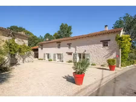 authenticité et quiétude pour cette maison de charme entre niort et la rochelle