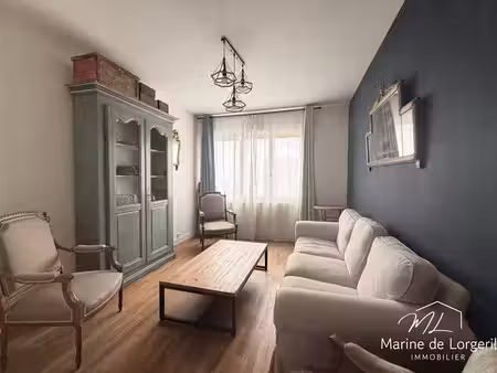 vitre - maison - coeur de ville - volumes  calme et revenu locatif