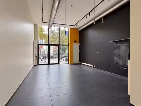 espace commercial unique prêt à l'emploi pres du mas
