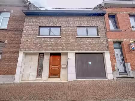 jolie maison bel etage 3 chambres avec garage et jardin