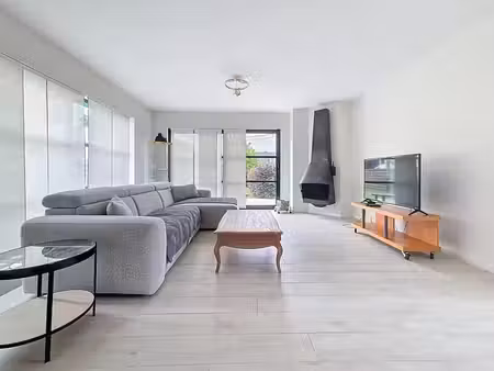 achterstraat- villa 4 façades semi-meublé ou meublée avec ja