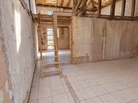 angresse centre – maison mitoyenne t3 à rénover avec jardin – 78 m²