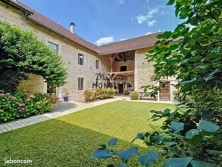 propriété 5 pièces 280 m²