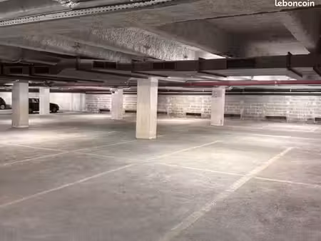 place de parking centre 2 saint-étienne