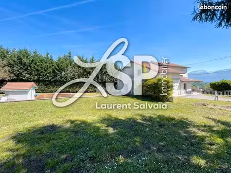 villa 5 pièces 226 m²