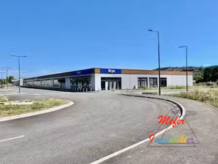 location local commercial