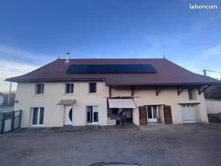 ferme dauphinoise en pisé