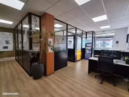 bureaux 150 m²