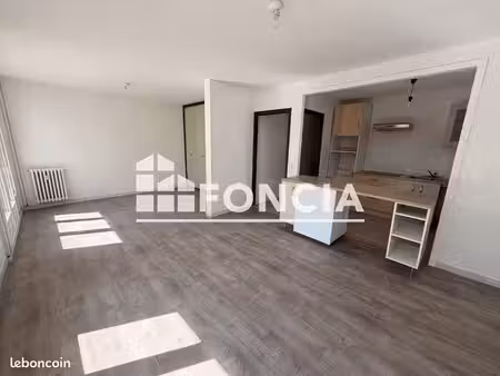appartement 5 pièces 105.6m² à louer 950 - bourgoin-jallieu 38300