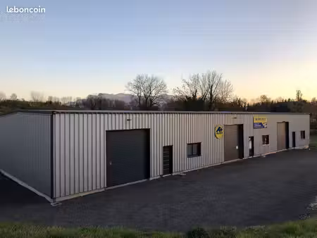 local / dépot / box / bureau / atelier / entrepôt / stockage / parking