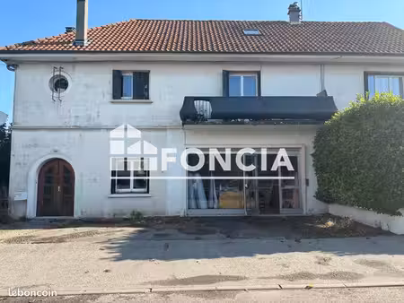 local commercial 3 pièces 60m² à louer 500 - bourgoin jallieu 38300