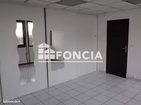 local commercial 24.38m² à louer 295 - domene 38420