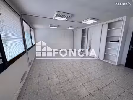 local commercial 30m² à louer 435 - domene 38420