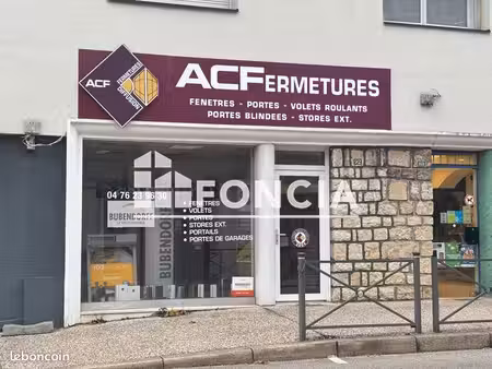 local commercial 40m² à louer 770 - froges 38190