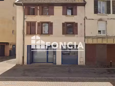 local commercial 2 pièces 55m² à louer 400 - la tour du pin 38110
