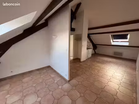 particulier - loue - studio - 25m² - libre - rue des lilas - centre ville - dijon