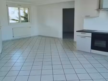 noidans-lès-vesoul loue f3 avec garage
