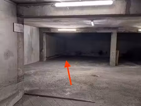 parking sécurisé . 78 rue de l'aqueduc . 12m2