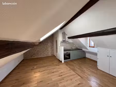 particulier - loue- studio - 15m² - libre - rue jean jacques rousseau - centre ville - dij
