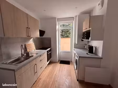 appartement t3 meublé et refait à neuf - proche sciences po  hôpital central  maternité  c