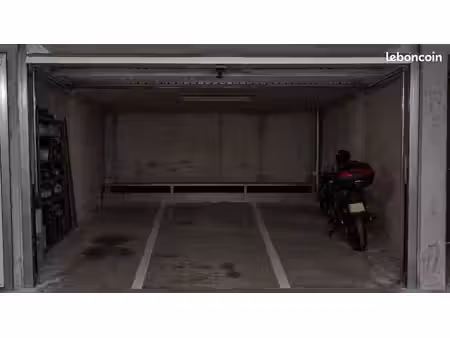 ?️ co-location moto dans un garage de 13 m² - le mans - 3 places