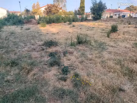lorette 42420 terrain 580 m²