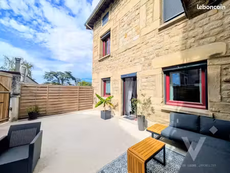 maison de ville 8 pièces 111 m²