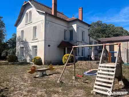 immeuble 15 pièces 396 m²