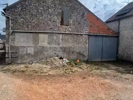 local divers 283 m² outarville