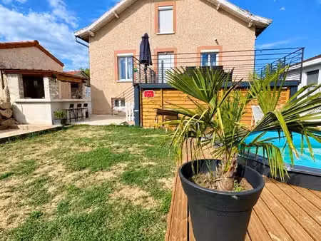 maison 4 pièces – 3 chambres – 2 salles de bain – piscine
