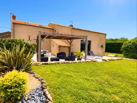 maison en pierre de caractère – 142m² – terrain 1 600 m² – legé