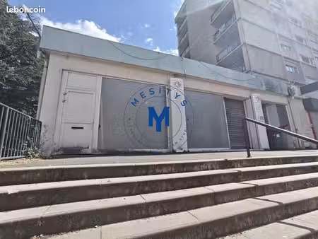 local commercial 180 m²