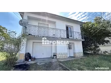 a vendre une maison sur deux niveaux