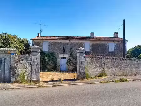 vente maison 11 pièces 190 m² à lussant (17430)  188 500 €