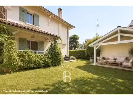 maison de luxe à vendre dans le quartier pereire-ville-d'hiver