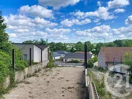 terrain 1 580 m² crevechamps
