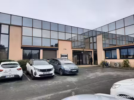 particulier loue espace de bureau de 11 m2