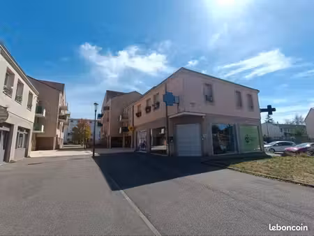 appartement t3 lumineux avec balcon  parking et cave
