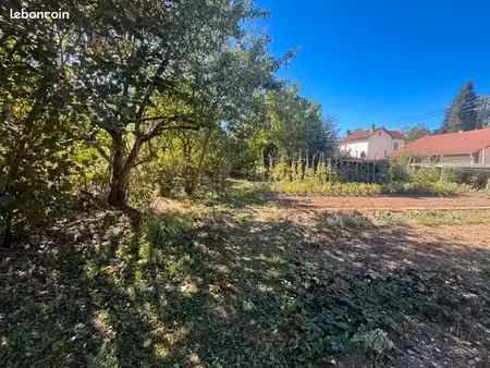 terrain arboré de 639 m² avec garage fermé - cadre calme et agréable