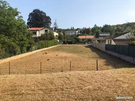 grand terrain plat à bâtir constructible 1000m2