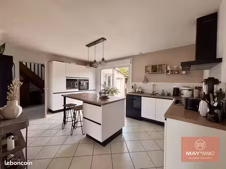 maison 6 pièces 110 m²